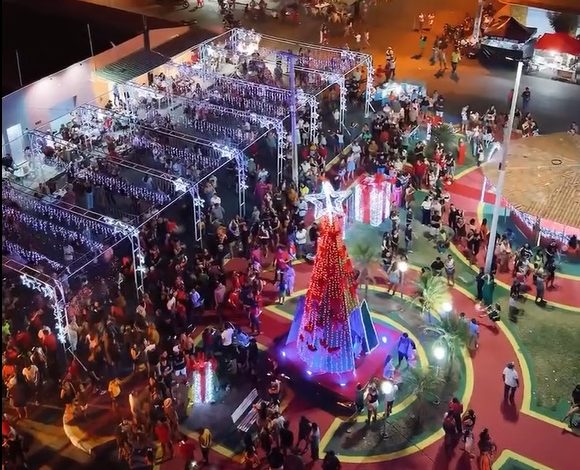 Natal Iluminado encanta moradores em noite de luzes e celebração em Belém do Brejo do Cruz
